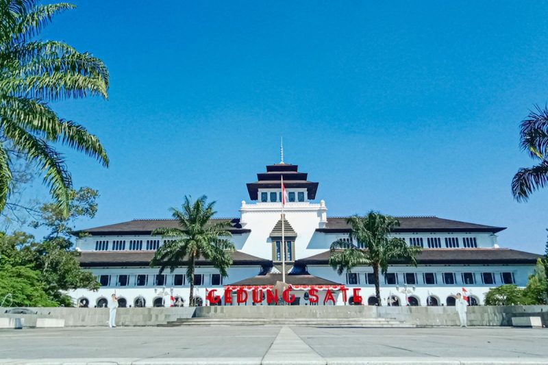 rental mobil bandung terbaik